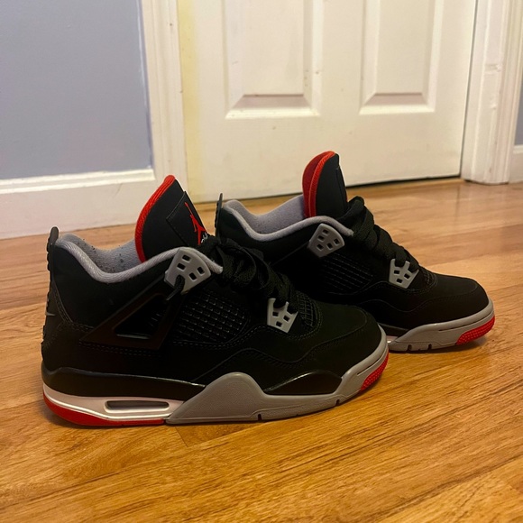 air jordan 4s retro breds - Picture 1 of 3
